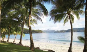http://hotelsandstyle.com/wp-content/uploads/ngg_featured/great-barrier-reef-qualia-resort-hamilton-island-10-306x185.jpg